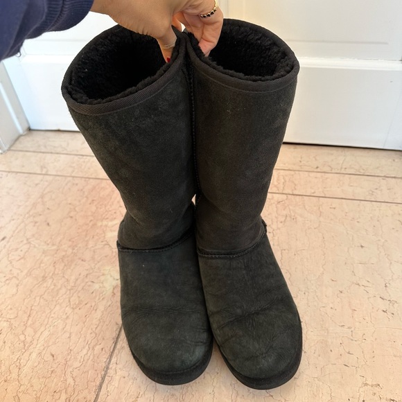 UGG Australia Black Tall Shearling Boots - Picture 4 of 16